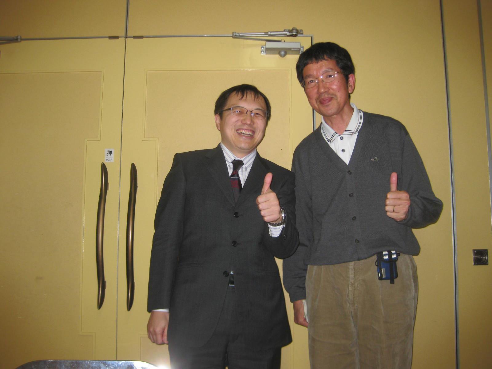 図２伊賀先生と阿南2013年2月